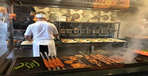 Londra Kebab Shop'ta Çaşılacak Şef ve Garsonlar