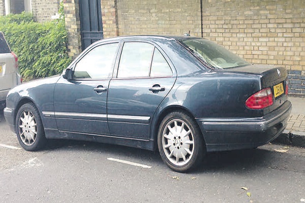 Londra'da Satılık Mercedes E class 2001 model
