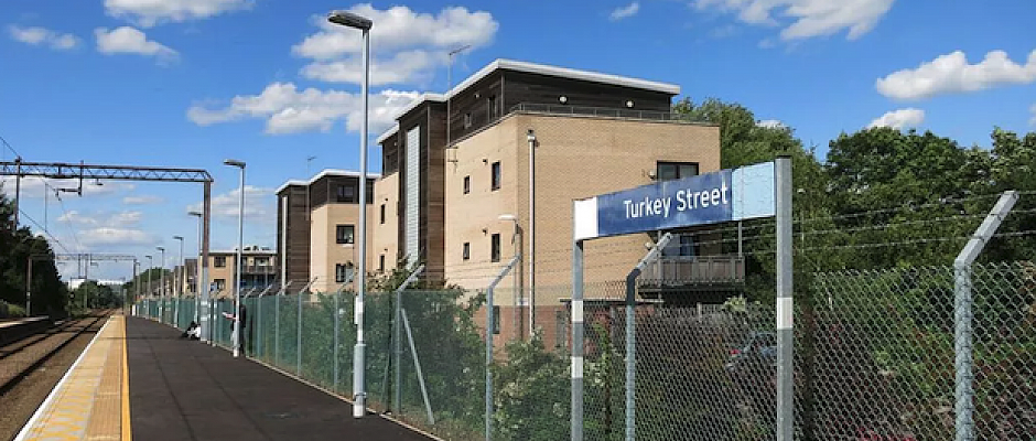 Enfield Bölgesinde Kiralık Oda  