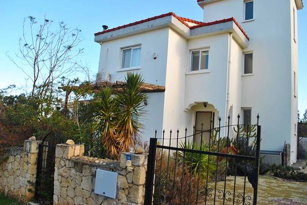 Girne'de Satılık Villa